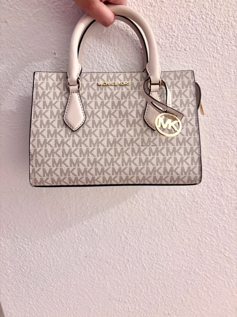Michael Kors Sheila Small Satchel Light Cream Multi Logo Adjustable Strap - Picture 11 of 11